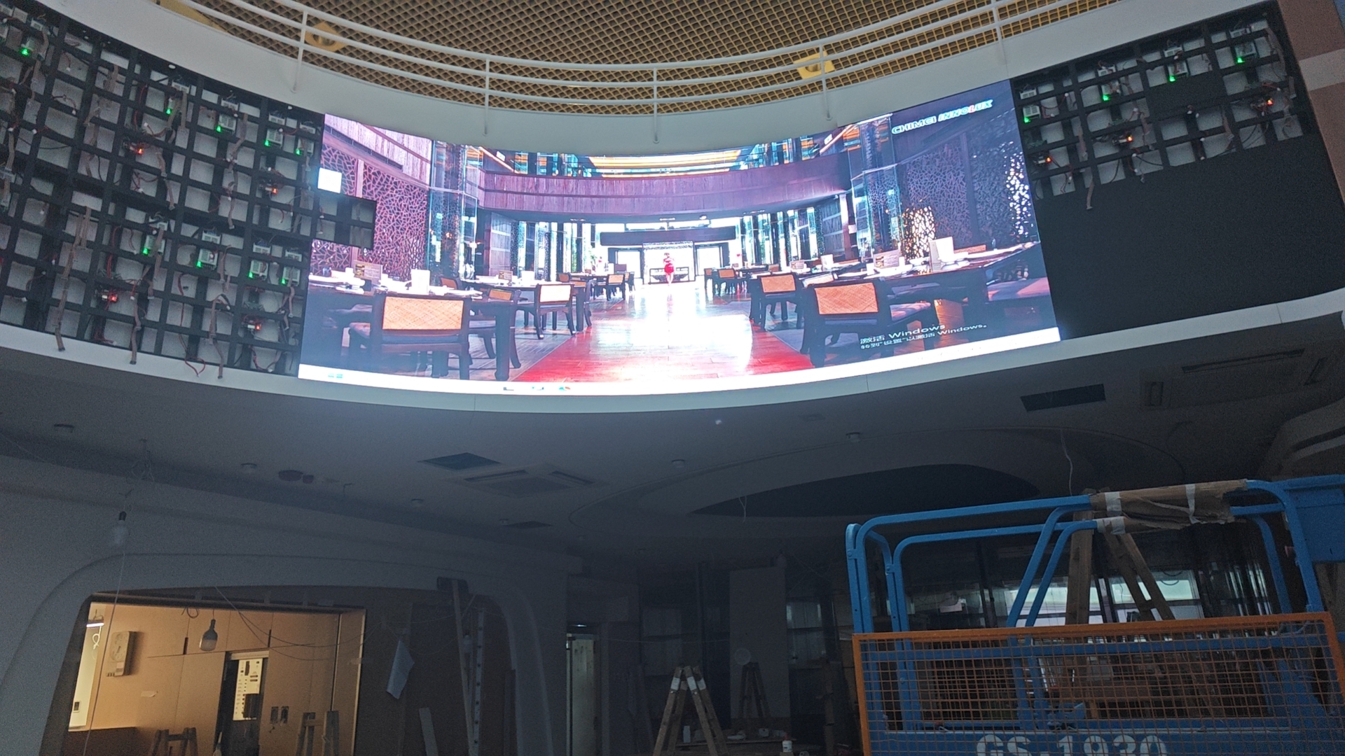ARGO : Delivering a Custom High-Precision Curved LED screen for a Prestigious Hong Kong School